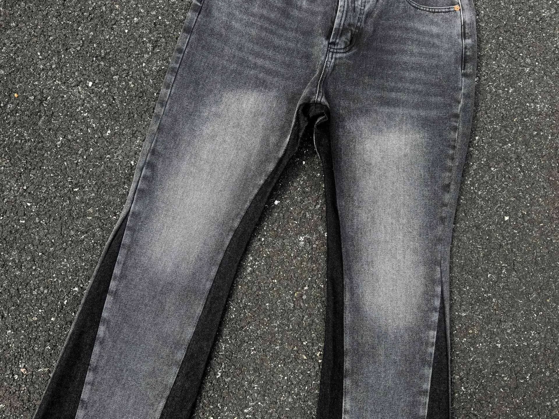 P246💰G990 GALLERY DEPT Denim Flared Jeans Washed and Distressed Spliced ​​Jeans Denim Washing Factory. During this process, the owner of the washing factory helped introduce a boss who once worked for Levi OEM and started his own business. This also paved the way for the following styles. Therefore, Levi's remodeled single product for the base plate is really familiar. Whether it is the fabrics supplied or the lathes used in production, there is nothing to choose from. -Color: Black -Size: S-XXL (corresponding to 28-36)